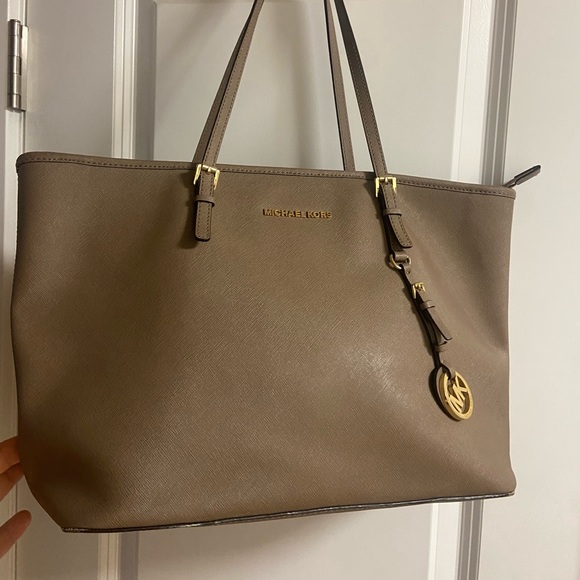 Michael Kors Handbags - MK tote bag beige